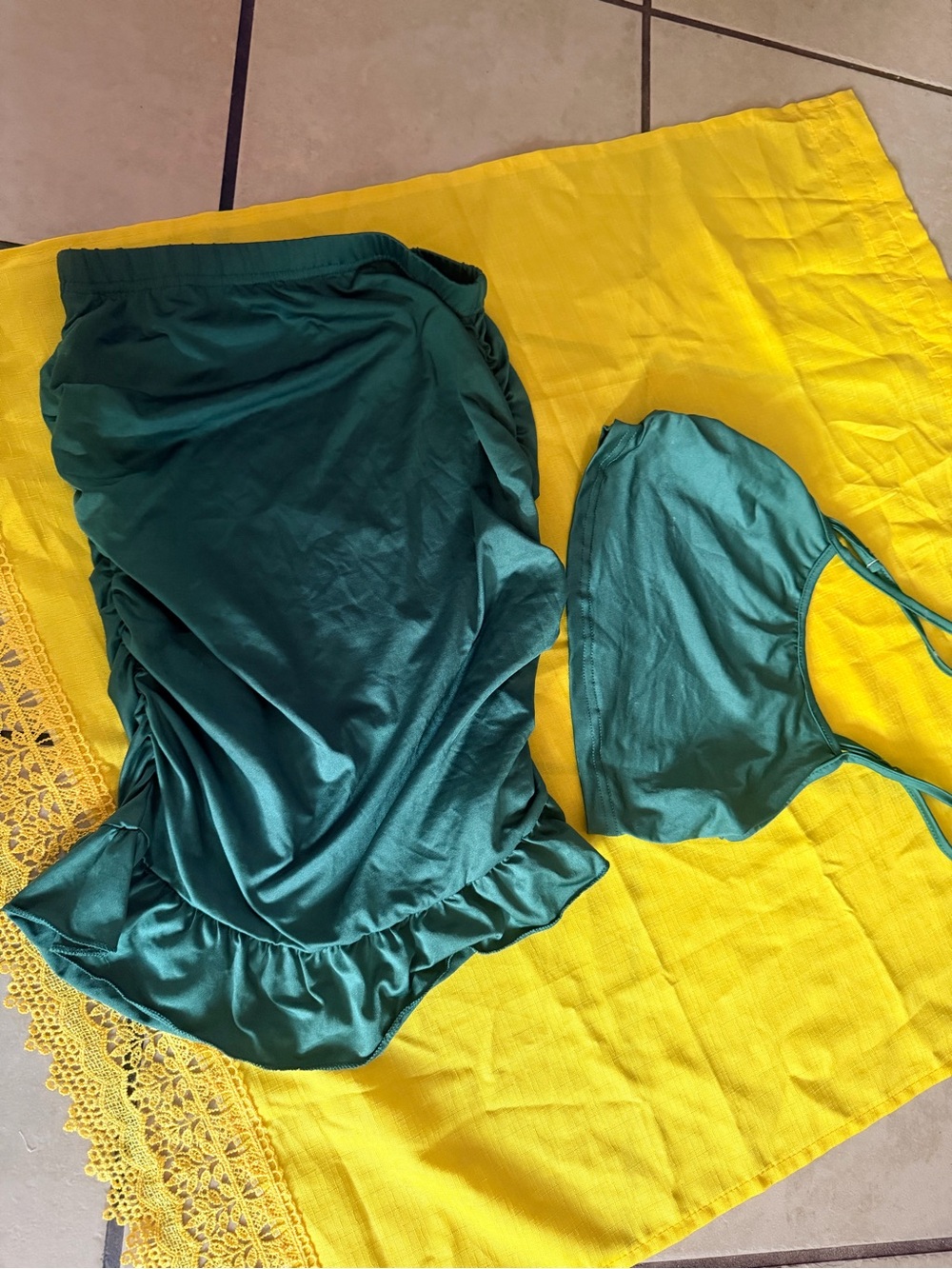 Women’s Green Satin Ruffle Hem Skirt